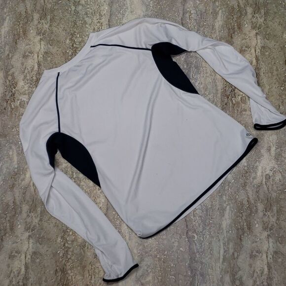 REEBOK YOUTH LONG SLEEVE POLY TEE SIZE M - Picture 5 of 5